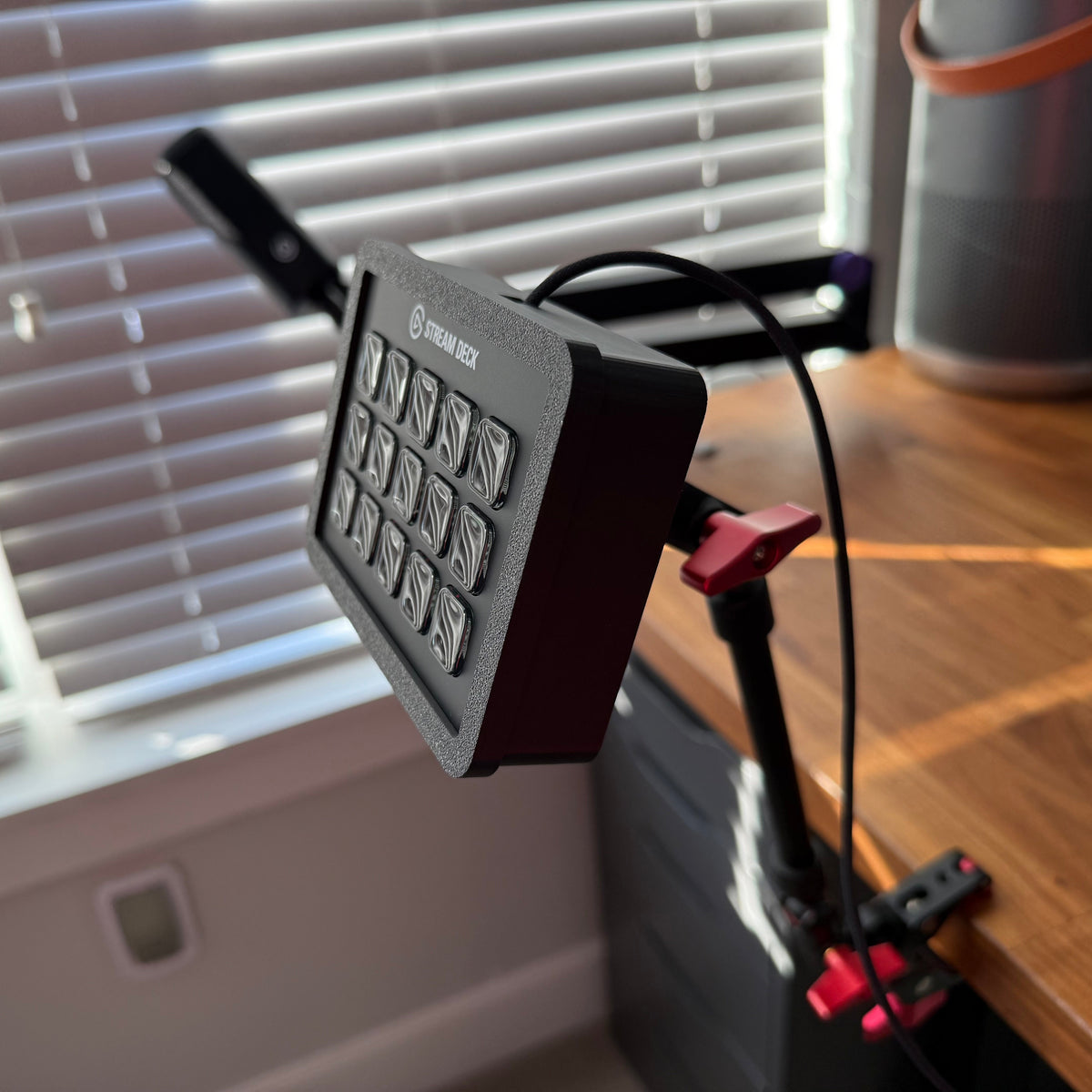 1/4"-20 mount for Elgato Stream Deck Mk.2