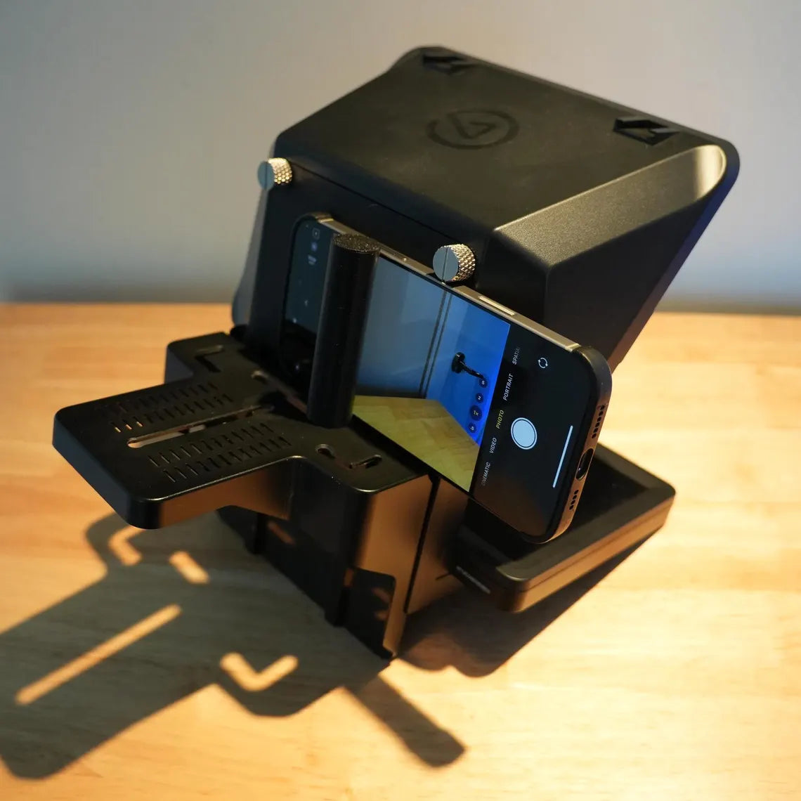 Elgato Prompter universal smartphone plate